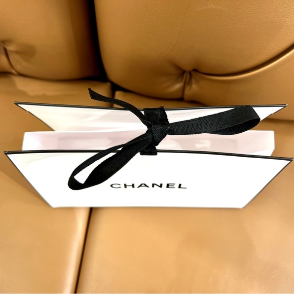 Brand New!Limited Edition CHANEL Origami Bag (Medium) - Picture 3 of 6